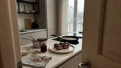 So gelingen Schoko-Pfannkuchenrollen wie aus dem Café: dünn gebacken, doppelt gefüllt